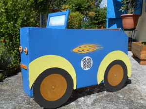 voiture-en-carton-013.JPG